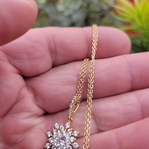 Necklaces - Picture 4 of 4